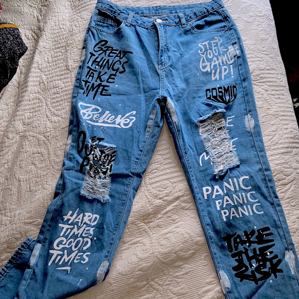 Never Worn Graffiti Boyfriend Jeans !